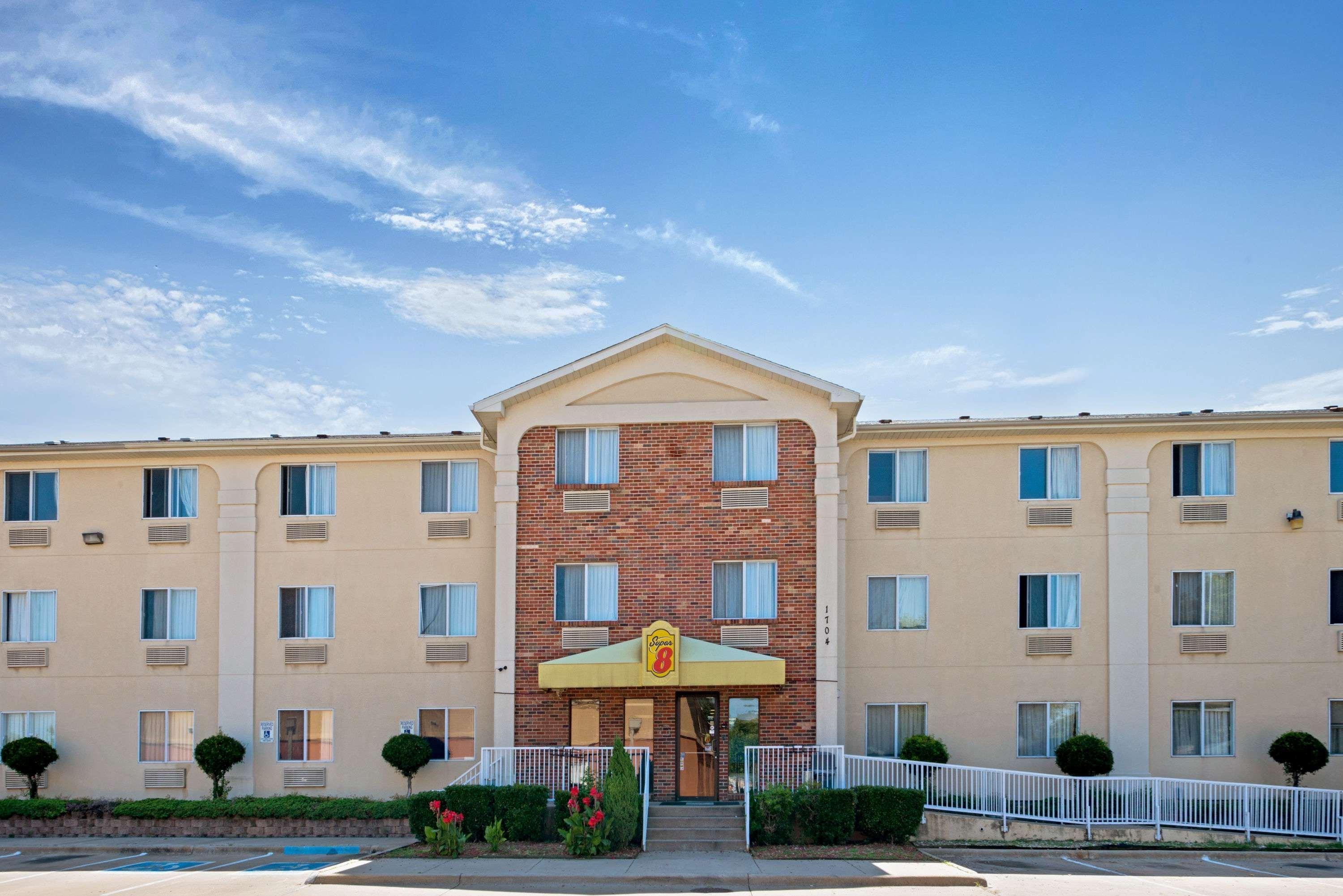 Super 8 By Wyndham Plano/Dallas Area Exterior photo