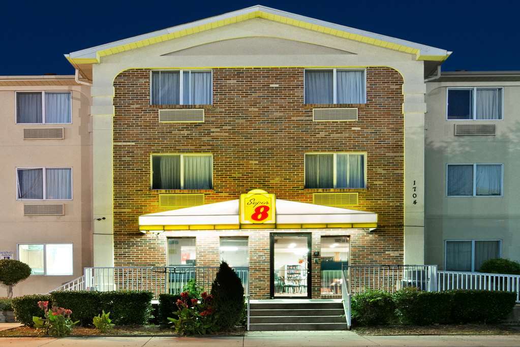 Super 8 By Wyndham Plano/Dallas Area Exterior photo